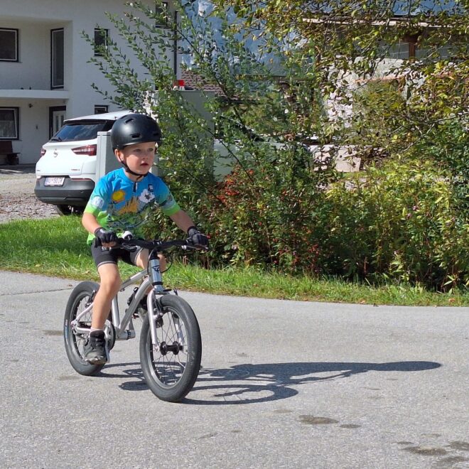 085fb031-b3d0-4a72-9c14-5014c0c3c48d